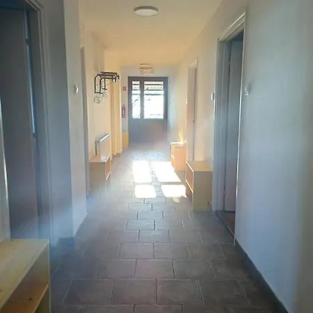 Nagy-hideg-hegyi Turistahaz Perocseny